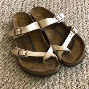 Like new Birkenstock Mayari Sandals champagne